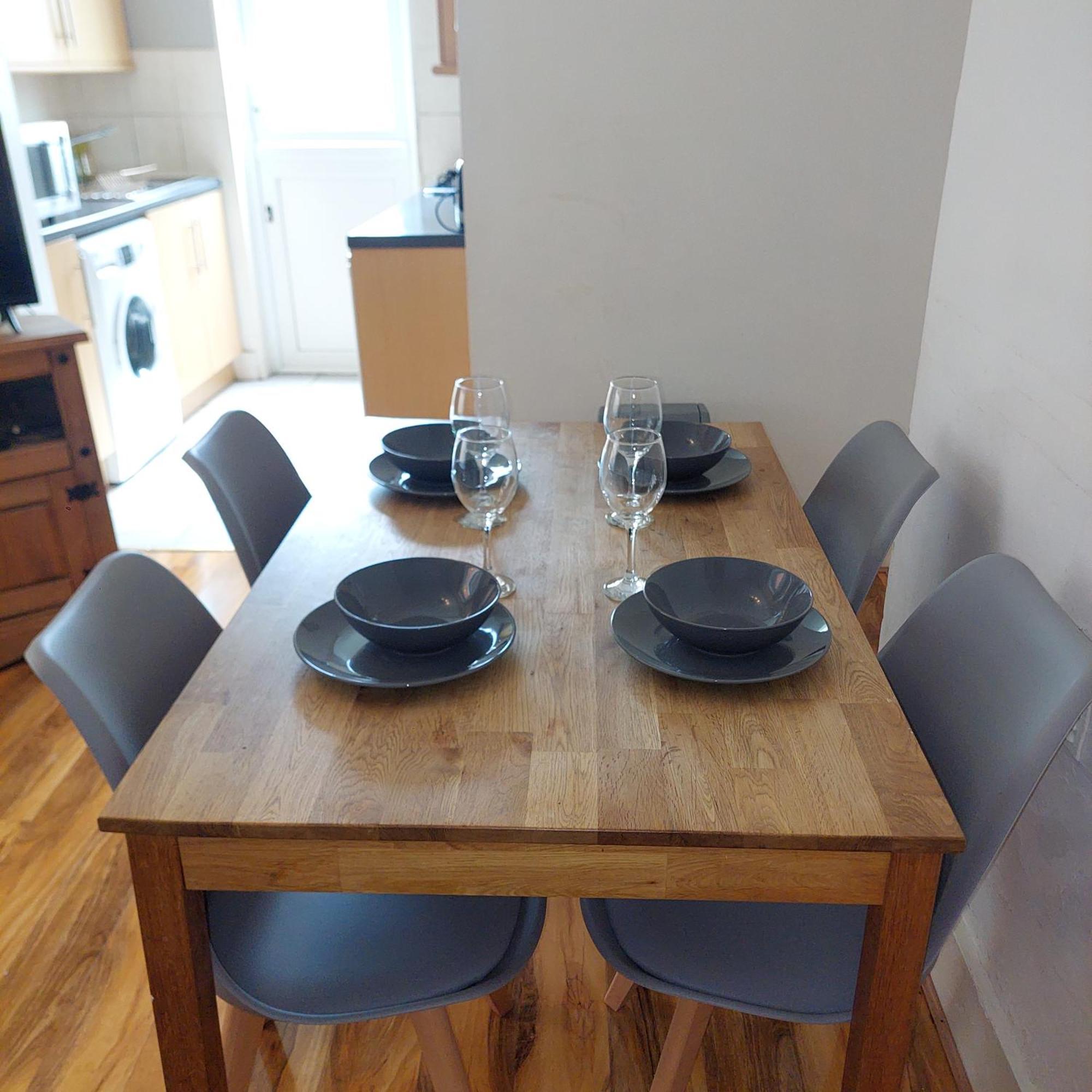 2 Bedroom Apartment, Fortescue Road Londres Exterior foto